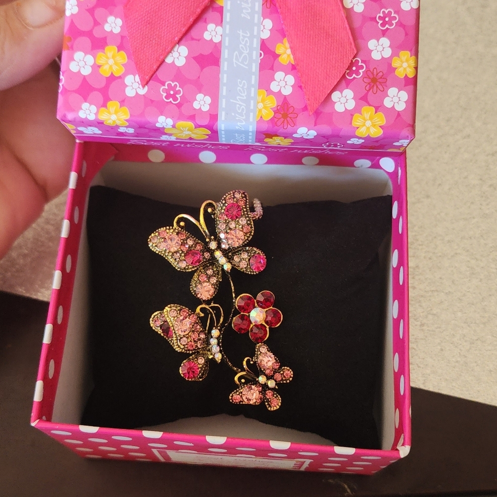 NEW IN GIFT BOXES BETSEY JOHNSON NECKLASES FOR SALE.